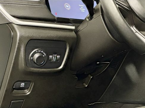 Used 2022 Jeep Grand Cherokee L Laredo image 19