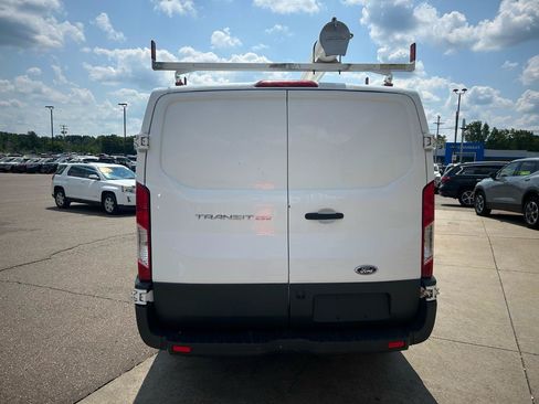 Used 2017 Ford Transit 250 130 Low Roof RWD image 6