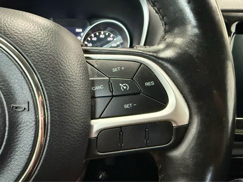 Used 2019 Jeep Compass Limited AWD/4WD image 15