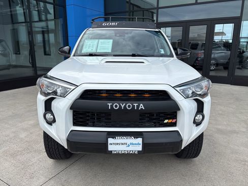 Used 2020 Toyota 4Runner Venture w/ Moonroof Package AWD/4WD image 2