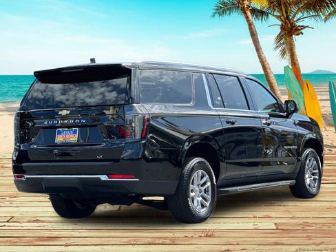 Used 2026 Chevrolet Suburban LT w/ Comfort Package RWD image 6