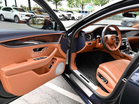 Used 2022 Bentley Flying Spur V8 AWD/4WD image 15