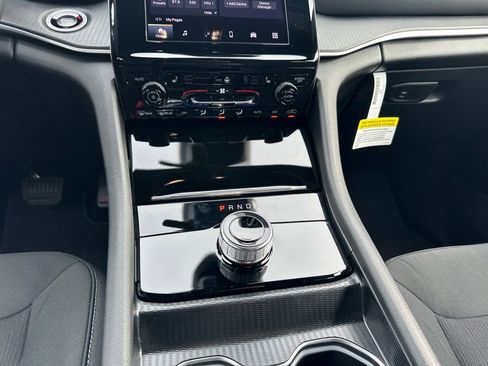 New 2025 Jeep Grand Cherokee Laredo X w/ Luxury Tech Group I image 11