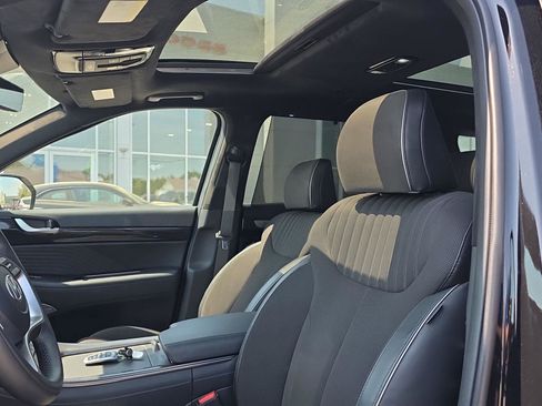 Used 2025 Hyundai Palisade Calligraphy image 9