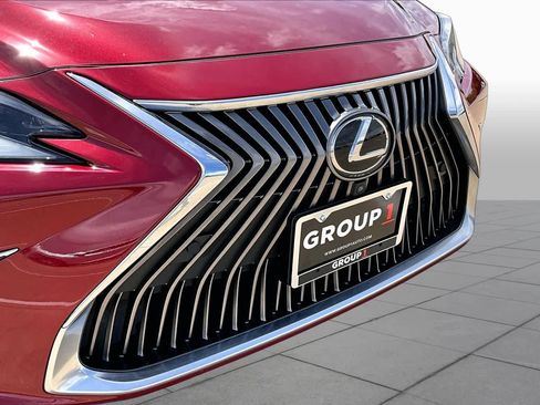 Used 2020 Lexus ES 350 Ultra Luxury w/ Accessory Package 2 FWD image 30