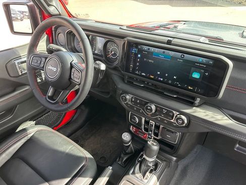 Used 2024 Jeep Wrangler Unlimited Rubicon AWD/4WD image 32