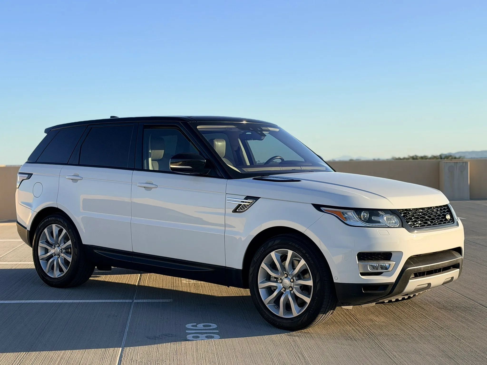 Used 2017 Land Rover Range Rover Sport HSE AWD/4WD image 6