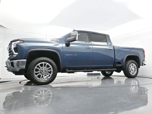 Used 2025 Chevrolet Silverado 2500 LTZ w/ LTZ Convenience Package AWD/4WD image 47