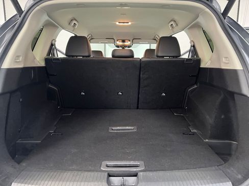 Used 2025 Nissan Rogue SL FWD image 27