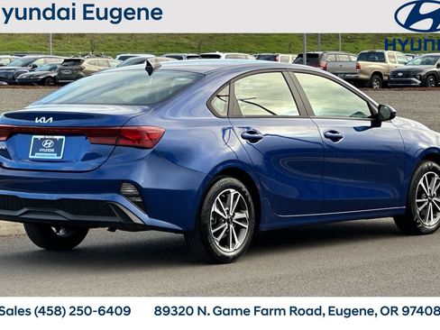 Used 2023 Kia Forte LXS image 3