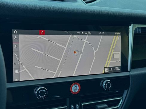 Used 2024 Porsche Macan image 19