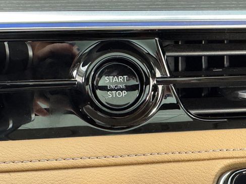 Used 2025 INFINITI QX80 Sensory image 24