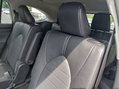 Used 2023 Toyota Highlander XLE FWD image 34