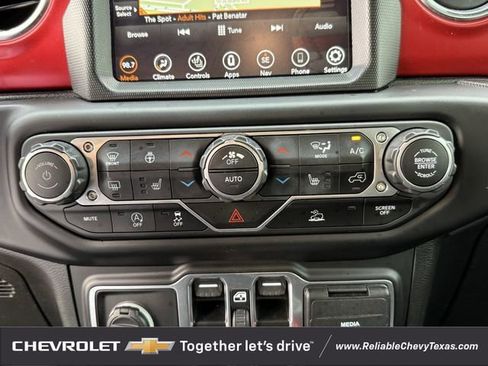 Used 2023 Jeep Gladiator Rubicon w/ LED Lighting Group AWD/4WD image 19