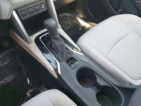 Used 2022 Toyota Corolla Cross L image 24