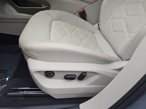 Used 2026 Volkswagen Atlas SE w/ Panoramic Sunroof Package FWD image 32