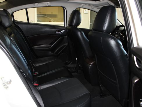 Used 2018 MAZDA MAZDA3 Grand Touring FWD image 32