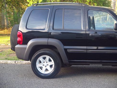 Used 2004 Jeep Liberty Sport w/ PWR Convenience Group image 21