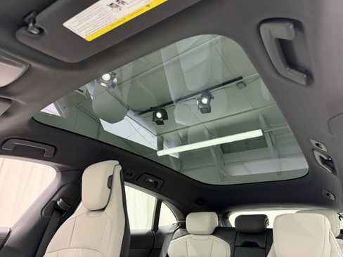 Certified 2023 Porsche Taycan 4 Cross Turismo image 33