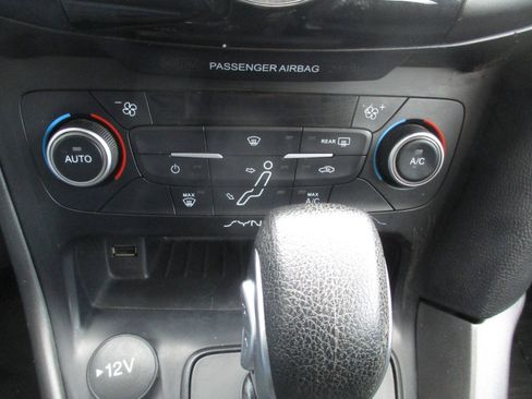 Used 2018 Ford Focus SEL FWD image 24