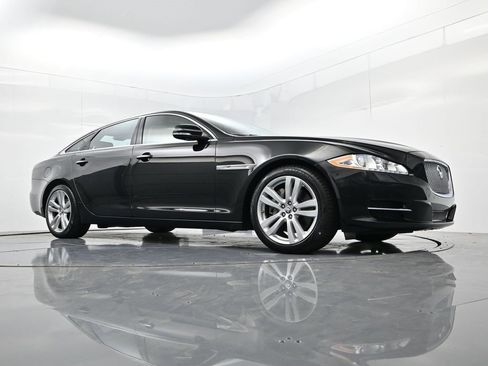 Used 2011 Jaguar XJ L image 43
