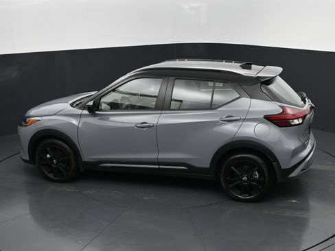 Used 2024 Nissan Kicks SR w/ SR Premium Package FWD image 29