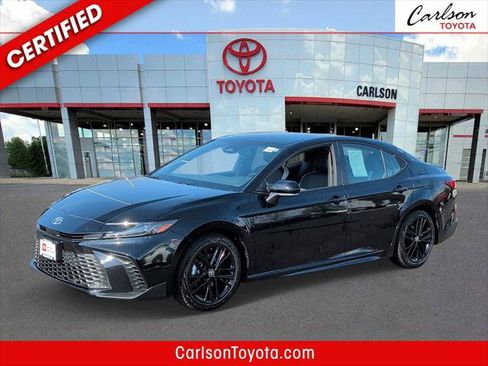 Certified 2025 Toyota Camry SE image 1