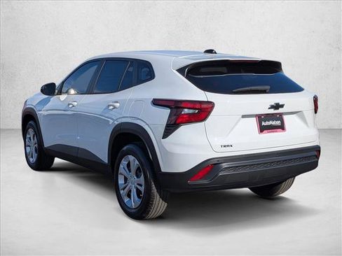 New 2026 Chevrolet Trax LS w/ Driver Confidence Package image 8