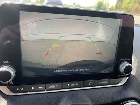 Used 2023 Nissan Sentra SV FWD image 18