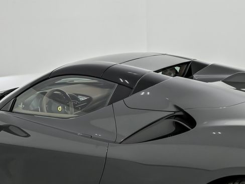 Used 2024 Ferrari SF90 Spider image 49