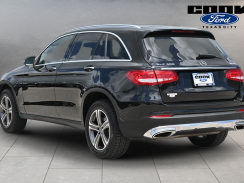 Used 2019 Mercedes-Benz GLC 300 4MATIC image 4