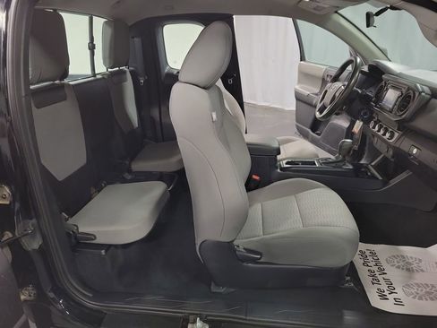 Used 2017 Toyota Tacoma SR AWD/4WD image 23