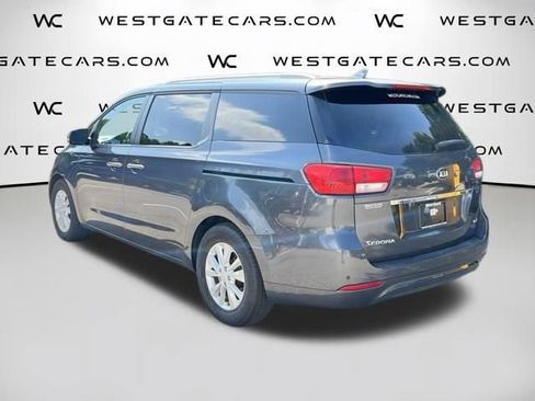 Used 2017 Kia Sedona LX w/ LX Essentials Premium Package FWD image 10