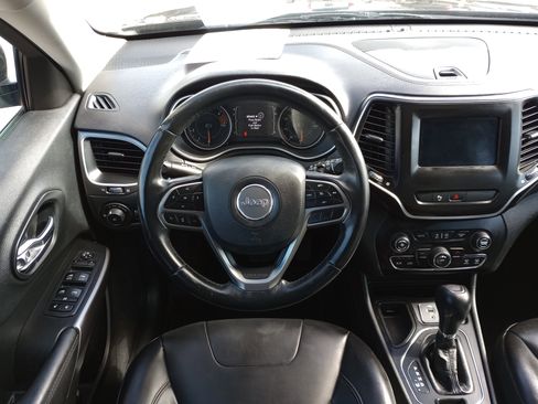 Used 2019 Jeep Cherokee Latitude Plus image 9