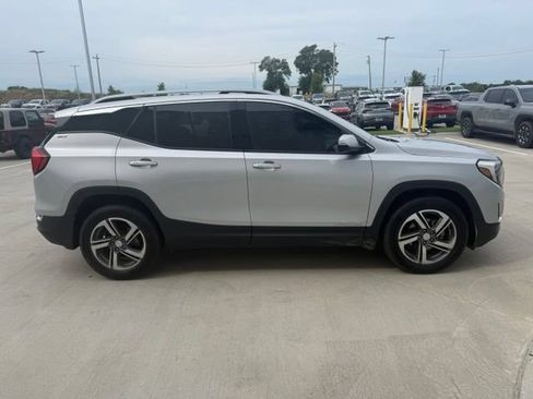 Used 2019 GMC Terrain SLT AWD/4WD image 2