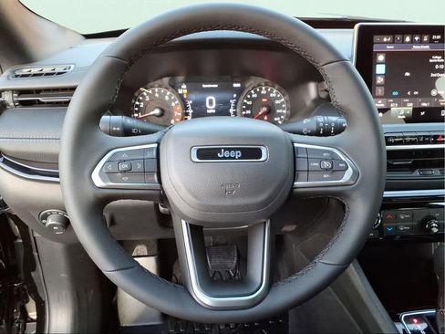 New 2026 Jeep Compass Latitude image 17