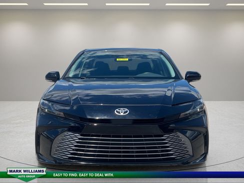 Used 2025 Toyota Camry LE FWD image 2