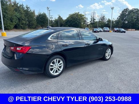 Used 2017 Chevrolet Malibu LT FWD image 7