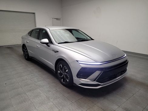 Used 2025 Hyundai Sonata SEL FWD image 13