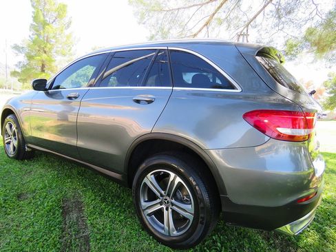Used 2018 Mercedes-Benz GLC 300 image 4