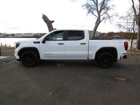 Used 2024 GMC Sierra 1500 Pro w/ Graphite Edition image 4