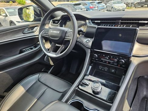 Used 2024 Jeep Grand Cherokee L Limited w/ Luxury Tech Group II AWD/4WD image 12