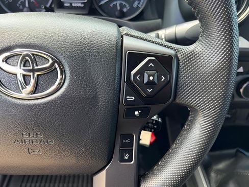 Used 2022 Toyota Tacoma TRD Sport w/ TRD Premium Sport Package AWD/4WD image 34