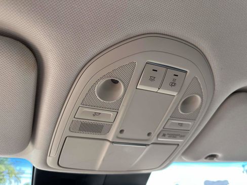 Used 2023 Genesis G70 2.0T image 29