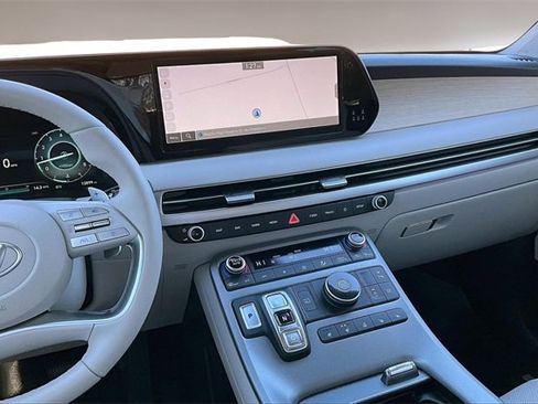Used 2025 Hyundai Palisade Limited image 9