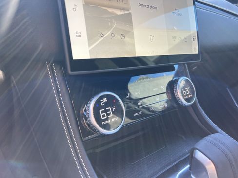 Certified 2025 Jaguar F-PACE R-Dynamic S image 26