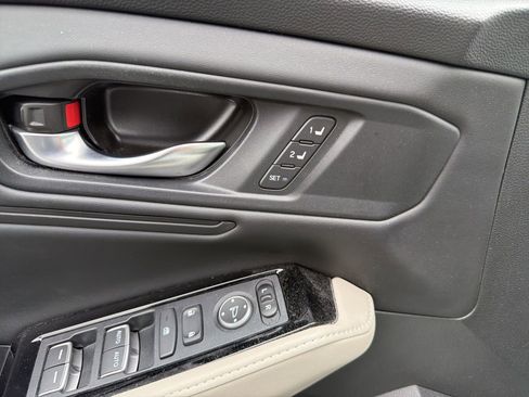 Used 2023 Honda Accord Touring image 12
