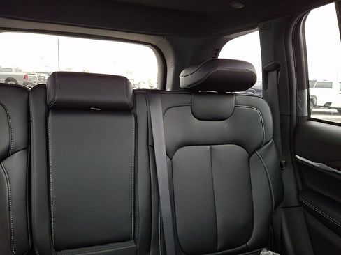 New 2026 Jeep Grand Cherokee Limited w/ Limited Altitude Package AWD/4WD image 15
