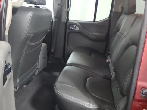 Used 2019 Nissan Frontier SV RWD image 9