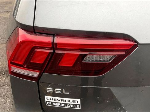 Used 2022 Volkswagen Tiguan SEL R-Line image 26